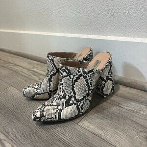 Steve Madden Closed Toe Heels